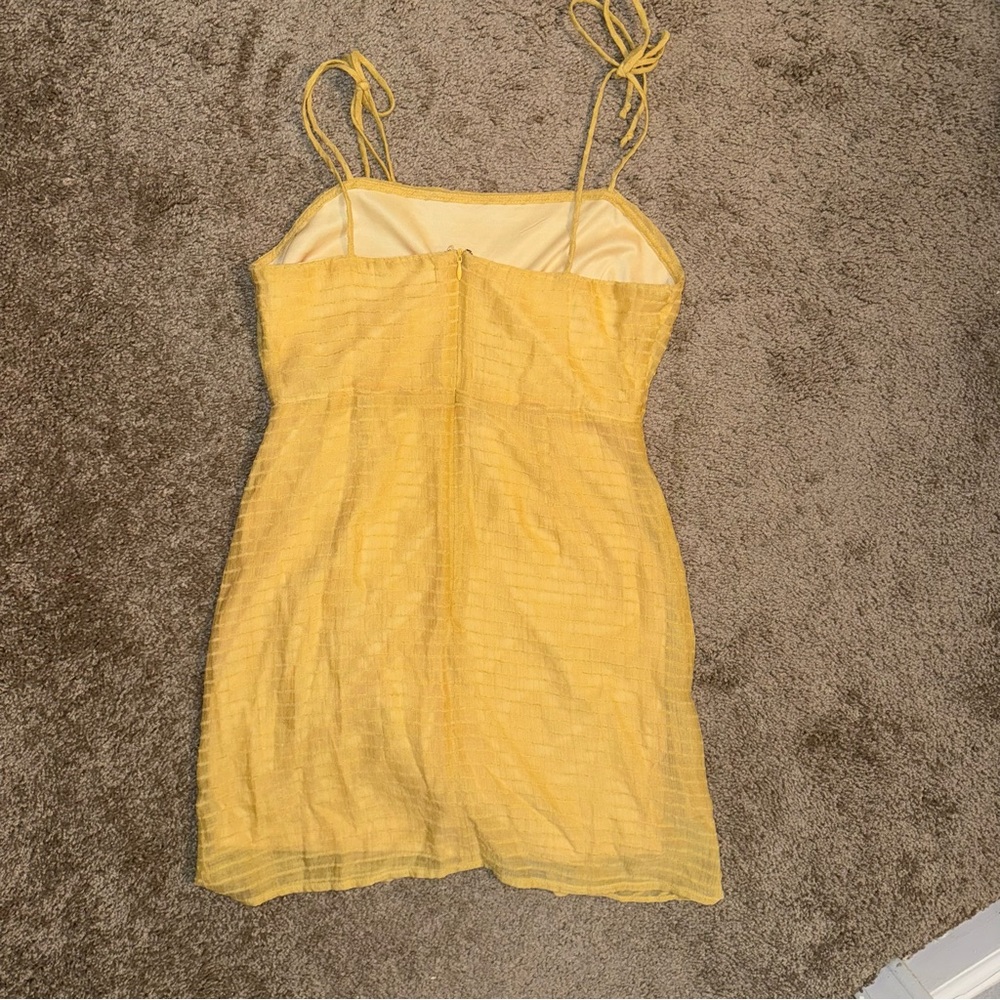Mini Ruffled Shoulder Ties Yellow Sundress - Picture 2 of 4